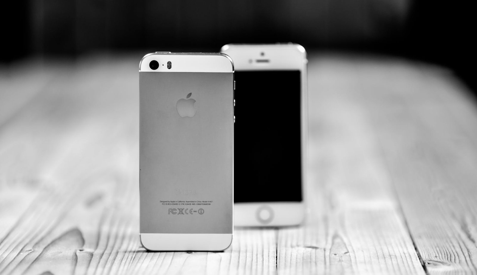 apple apple devices black and white blur