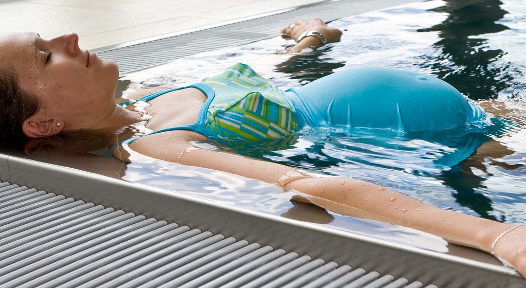 water aerobics for pregnant woman